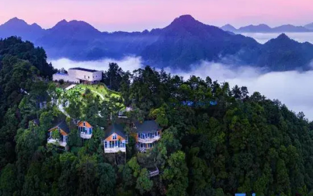 Yinxin'gu Treehouse Hotel