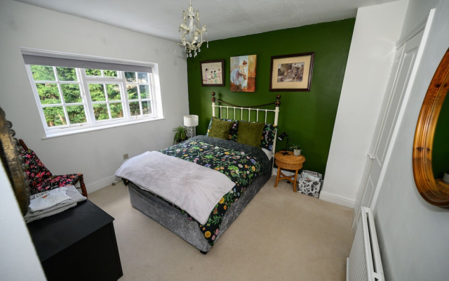 Charming Country House Near Henley-On-Thames