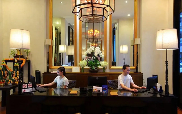 99 The Gallery Hotel