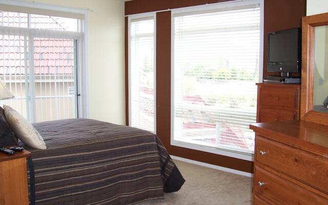 Discovery Bay Resort by KVR