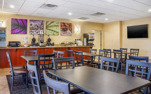 Sleep Inn & Suites Milwaukee Airport