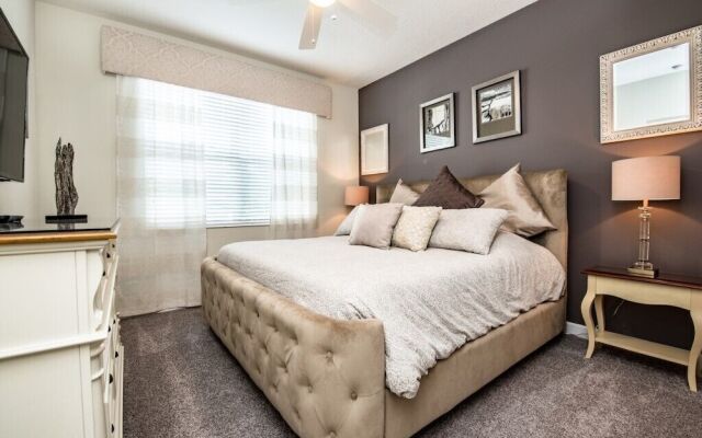 4755kcc 5 Bedroom Villa by RedAwning