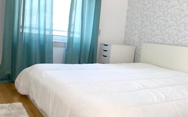 Apartment with 3 Bedrooms in Lisboa, with Wonderful City View, Balcony And Wifi - 20 Km From the Beach