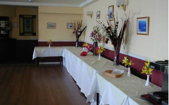 Daunceys Hotel