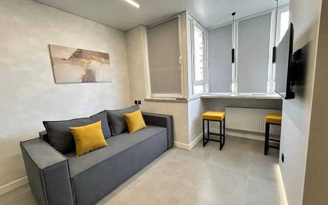 Smile Apartments (Смайл Апартментс) на улице Соколова 68/118c1