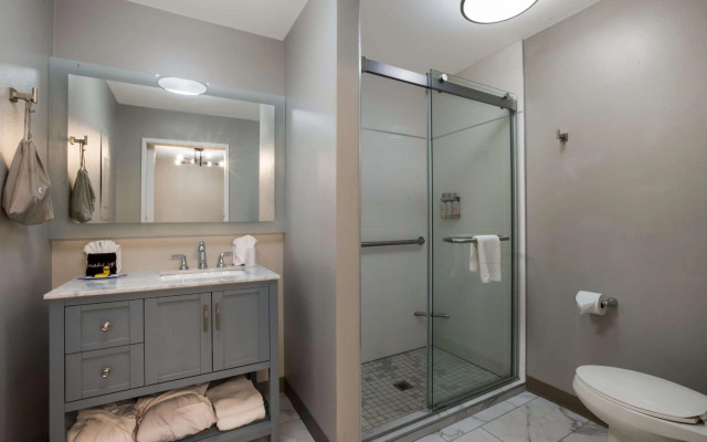 The Hub Middletown Red Bank, BW Signature Collection