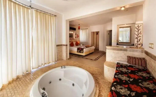 Sertil Deluxe Tropical Suites