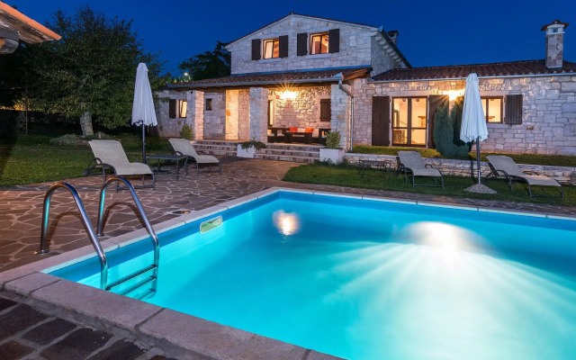 Elegant Villa in Istria With Outdoor Pool