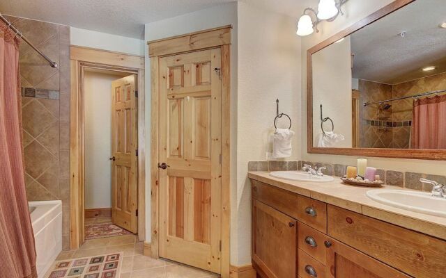 6546 Settlers Creek Townhomes 2 Bedroom Townhouse by RedAwning