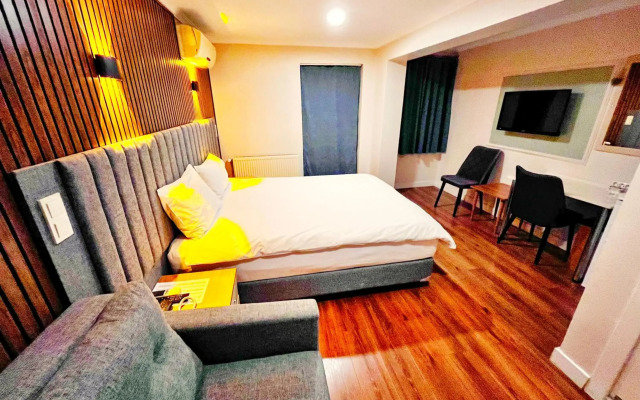 Naila Hotel