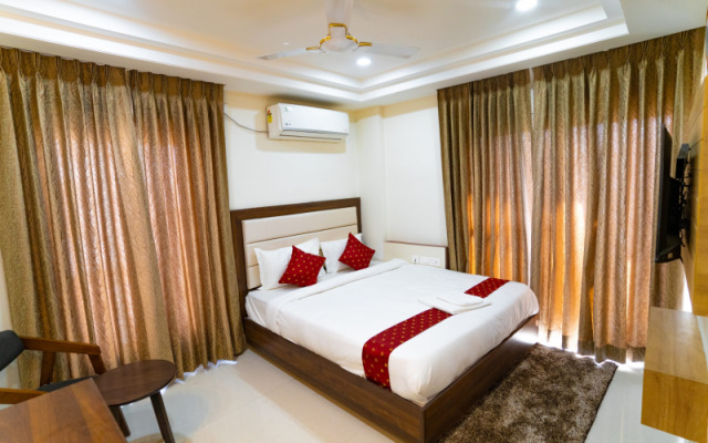 M Square Hotel