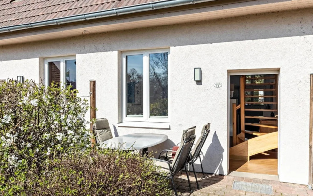 Apartment by Lake Muritz With Marina Views