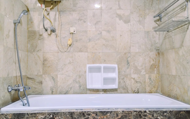 Fully Furnished with Spacious Design 3BR Penthouse Kondominium Golf Karawaci Apartment – Bathroom – Tangerang