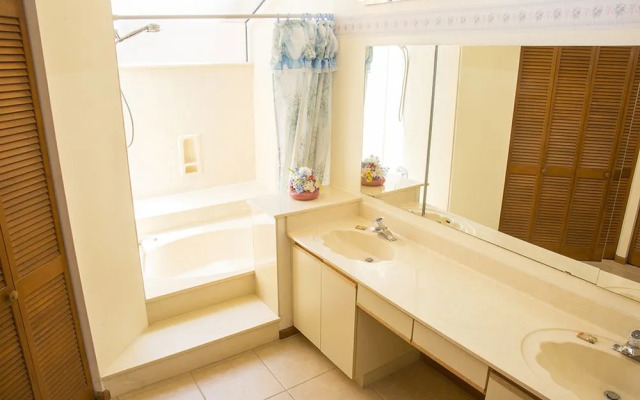 Claremont Holiday Home