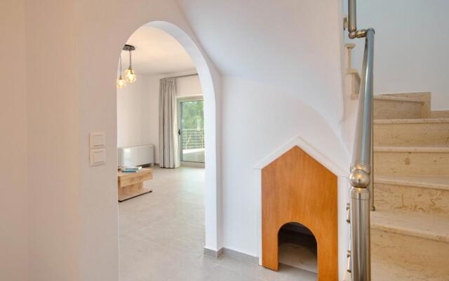 Tania Villa - Elegant 4 BR Villa With Private Pool