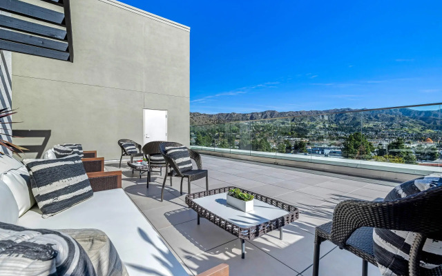 Cambria Hotel Burbank Airport