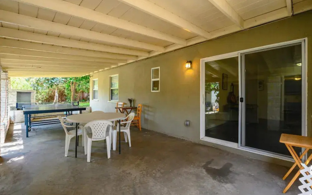 Spacious Retreat w Large Kitchen Outdoor Patio