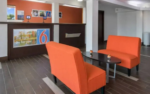 Motel 6 Macon, GA