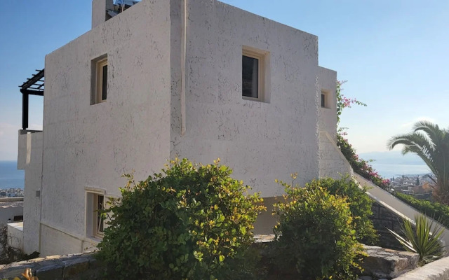 Room in Apartment - One Private Studio With Stunning Full sea View, Shared Pool and Ac