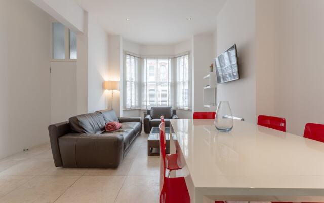 Bright 1 Bedroom Flat in Battersea