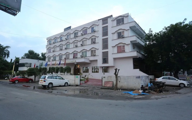 Oyo 19320 Hotel Chanakaya