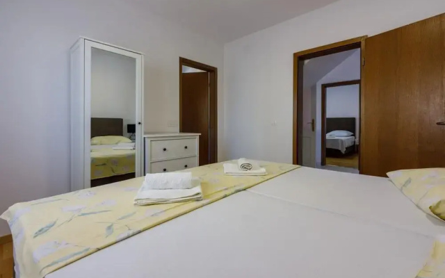 Apartment Damir 4 1 1 pax