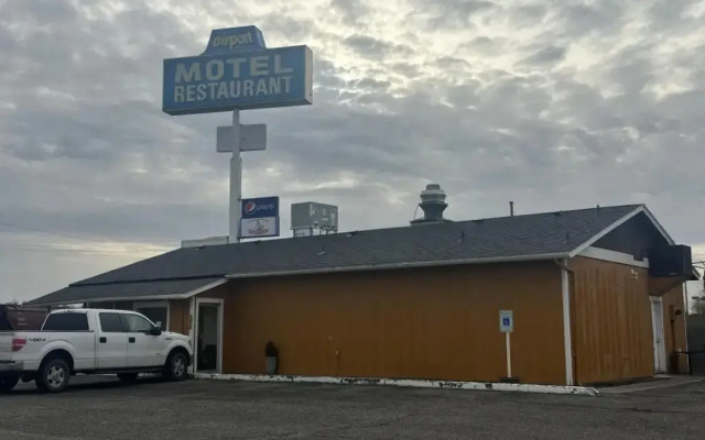 Airport Motel