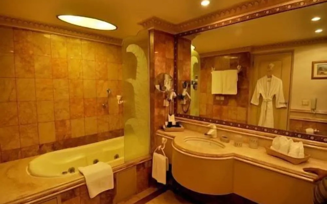 Golden Palms Hotel And Spa
