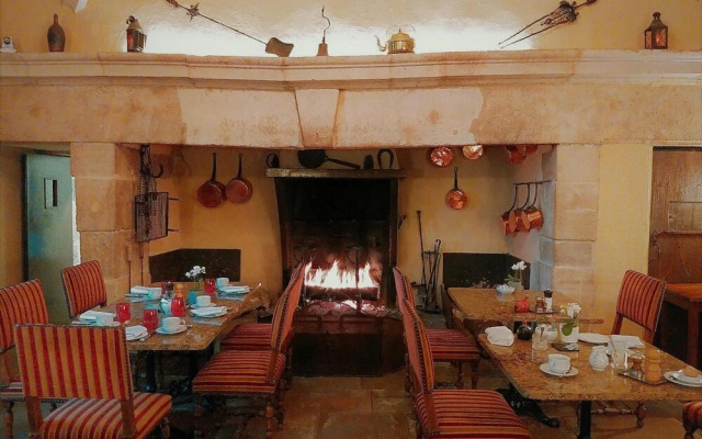 Château De Vault De Lugny