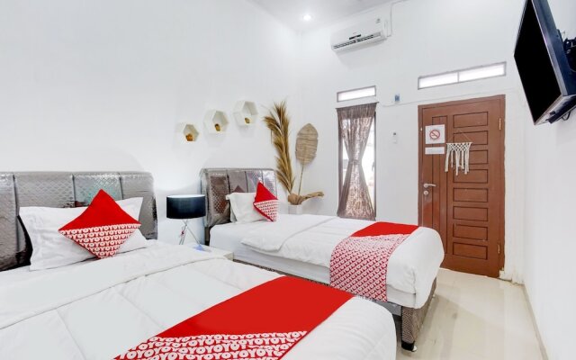 OYO 90124 Oemah Ratu Hostel Syariah – Guest Rooms – Bandar Lampung