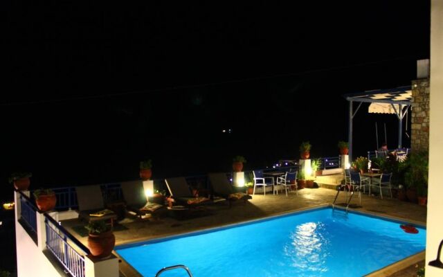 Prapas Apartments