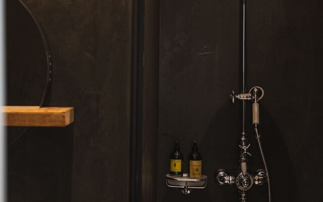 Les Suites The Marcel