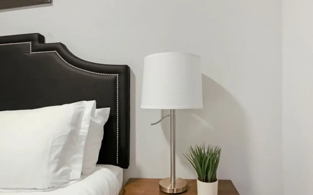 3BR Comfy Apt in Logan Square