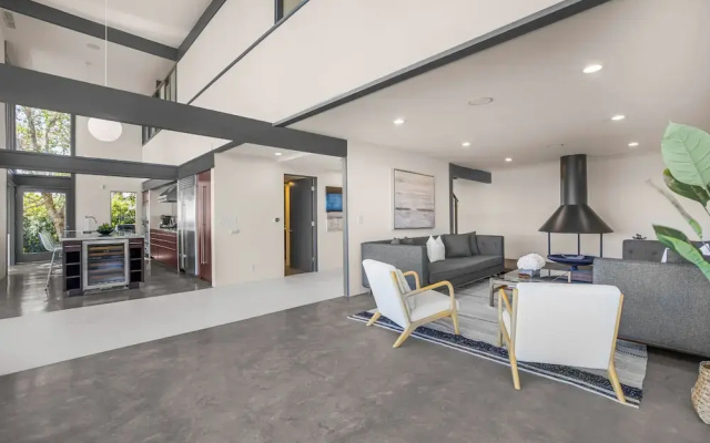 Solara Point - Sunset to Skyline With Pool & Epic Views