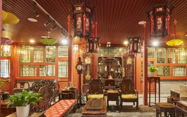 Rong Courtyard Hotel