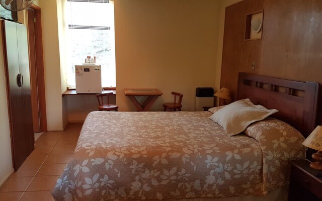 Hotel y Apart Dos Castaños