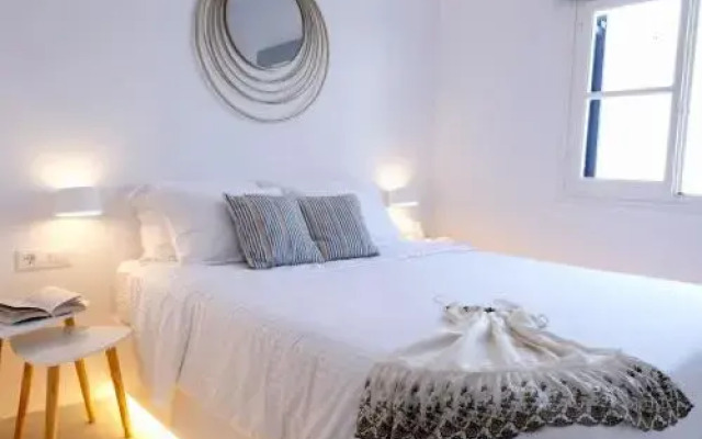 Hyades Mykonos Apartments And Studios