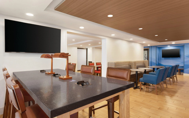 Holiday Inn Express Hartford South - Rocky Hill by IHG