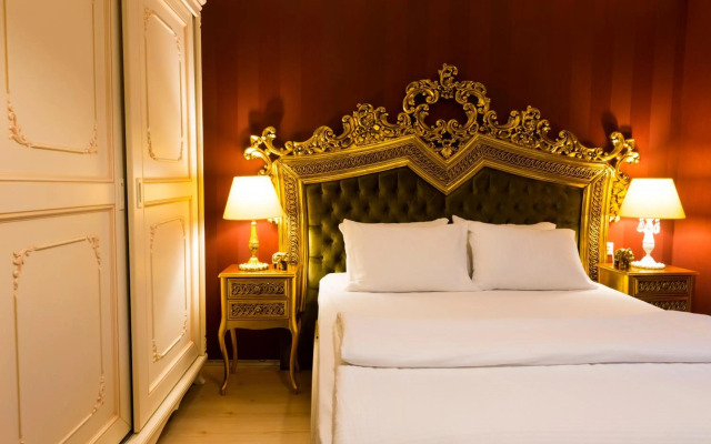 Real King Hotel