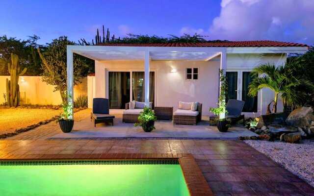 Modern Villa Private Pool 4min to Beaches!