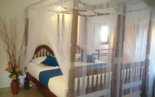 Unawatuna Beach Bunglow