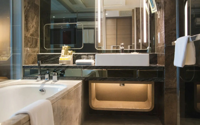 Royal Plaza Hotel