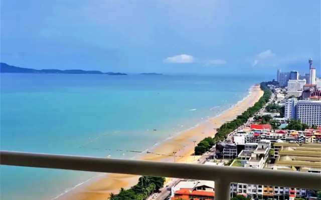 30th Floor Beach Condo With Stunning sea Views