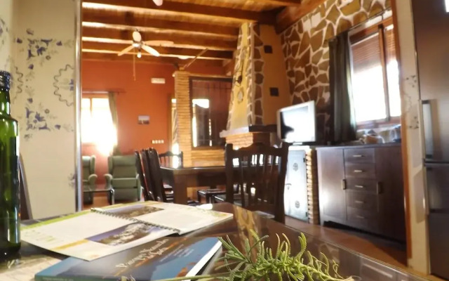 Villa With 5 Bedrooms in La Guardia de Jaen, With Wonderful Mountain V