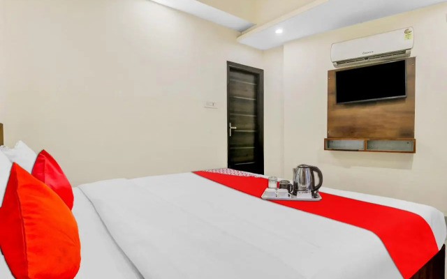 OYO Flagship 70400 Hotel Olive Inn