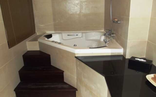 Tourmaline Hotel
