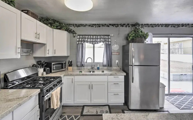Centrally Located Gem With Laughlin Strip Views!