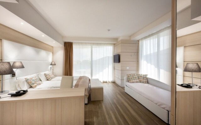 International Beach Hotel