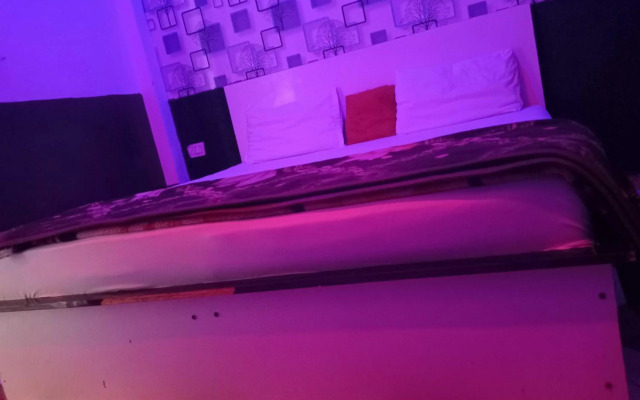 OYO HOME 70072 Relax Inn