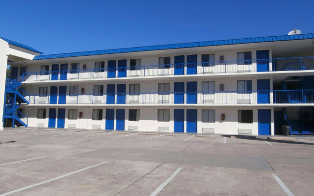 Americas Best Value Inn Tucker